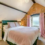 1 Bed In Oc-wa327 Glaisdale